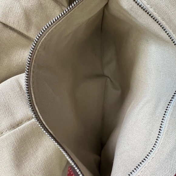 Authentic Burberry bag - Picture 7 of 16